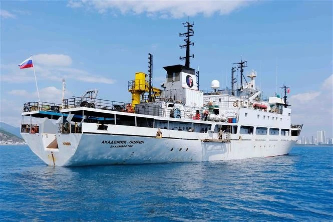 Russia’s Akademik Oparin research vessel docks in Khanh Hoa