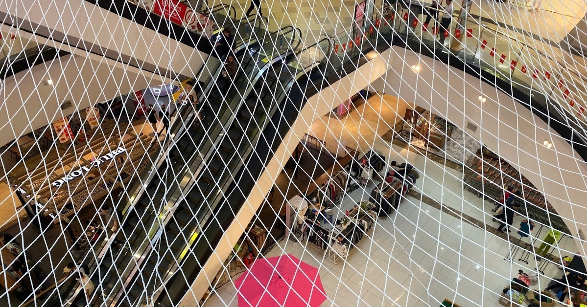 Van Hanh Mall installs safety netting after three fatal falls in two months