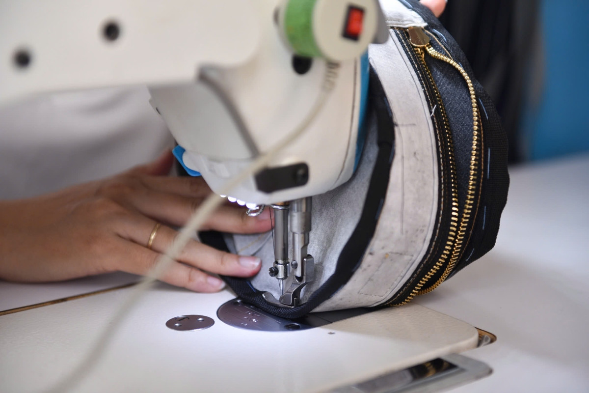 Accountant in HCMC quits job to build career making bags from old jeans