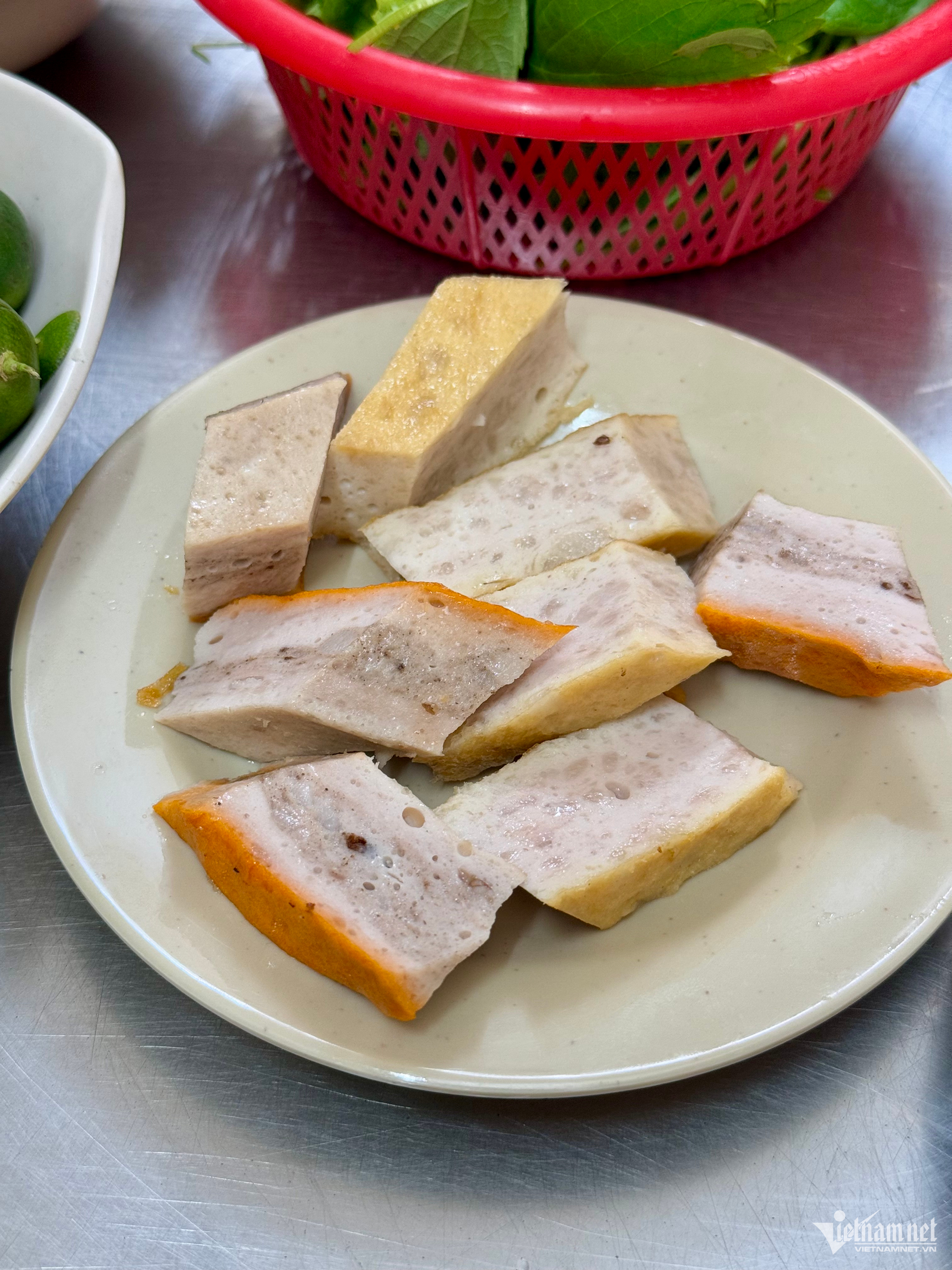 hanoi banh cuon restaurant7.png