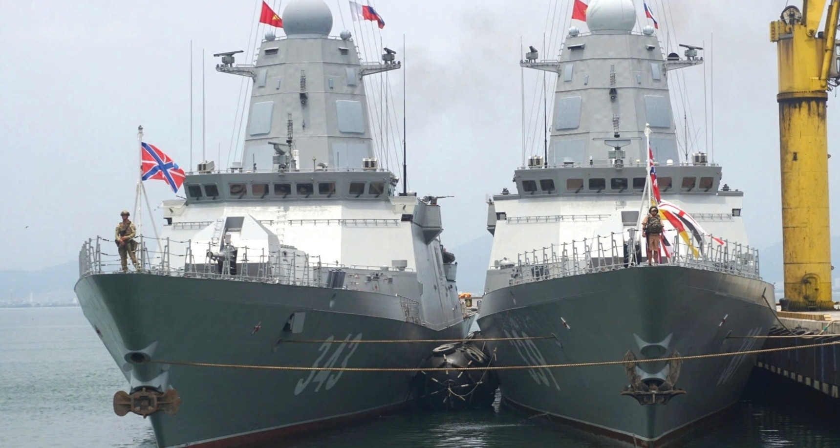 Russian Navy warships dock in Da Nang for friendship visit