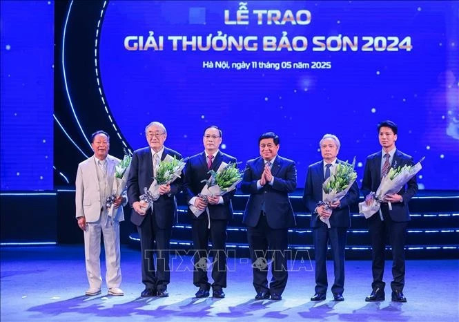 Four scientists honoured with Bao Son Awards 2024