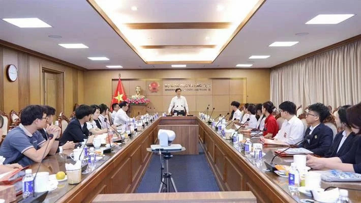 Vietnamese students compete at int’l science, engineering contest in US