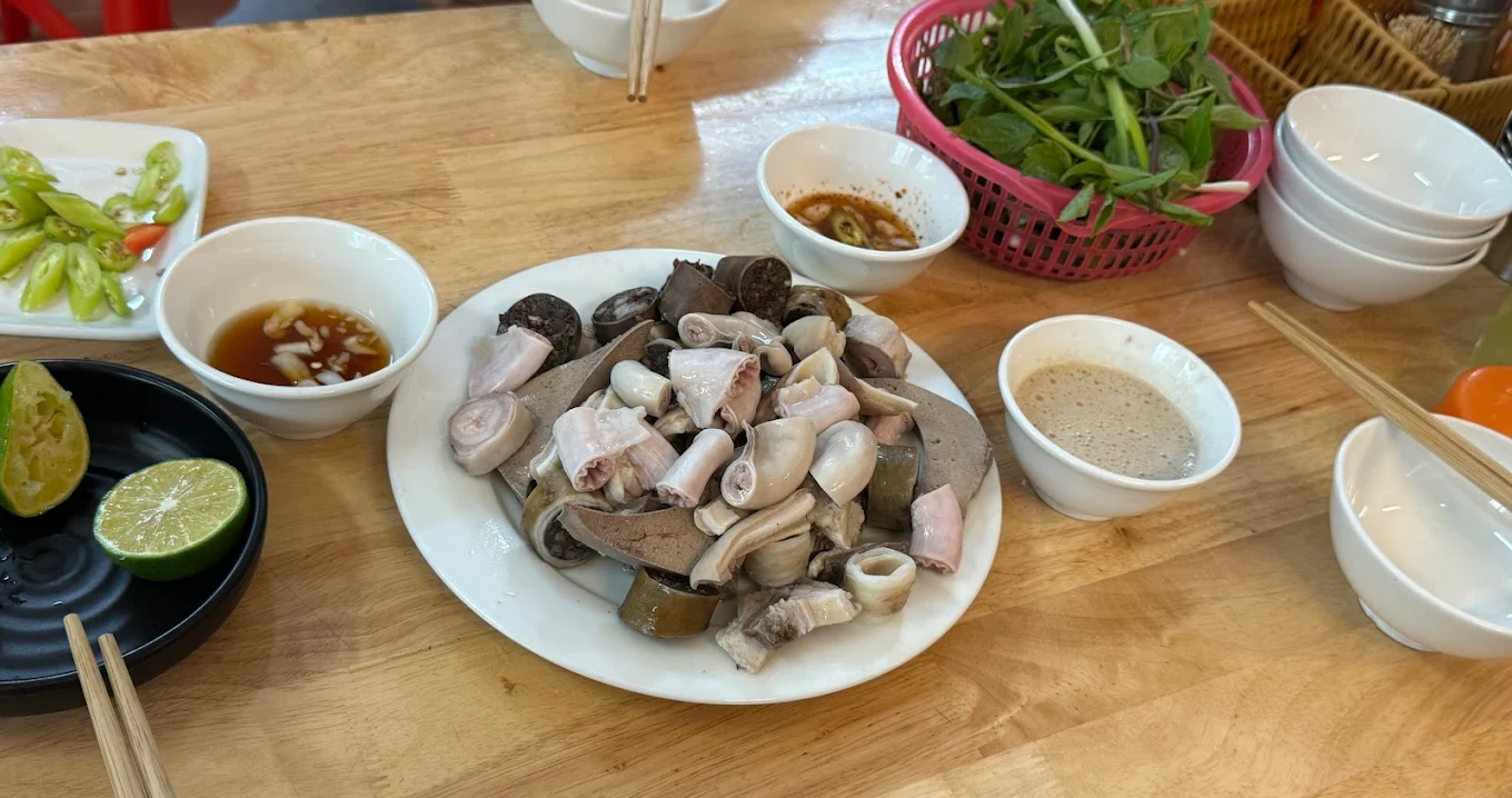 3 must-try Hanoi spots for pork offal lovers