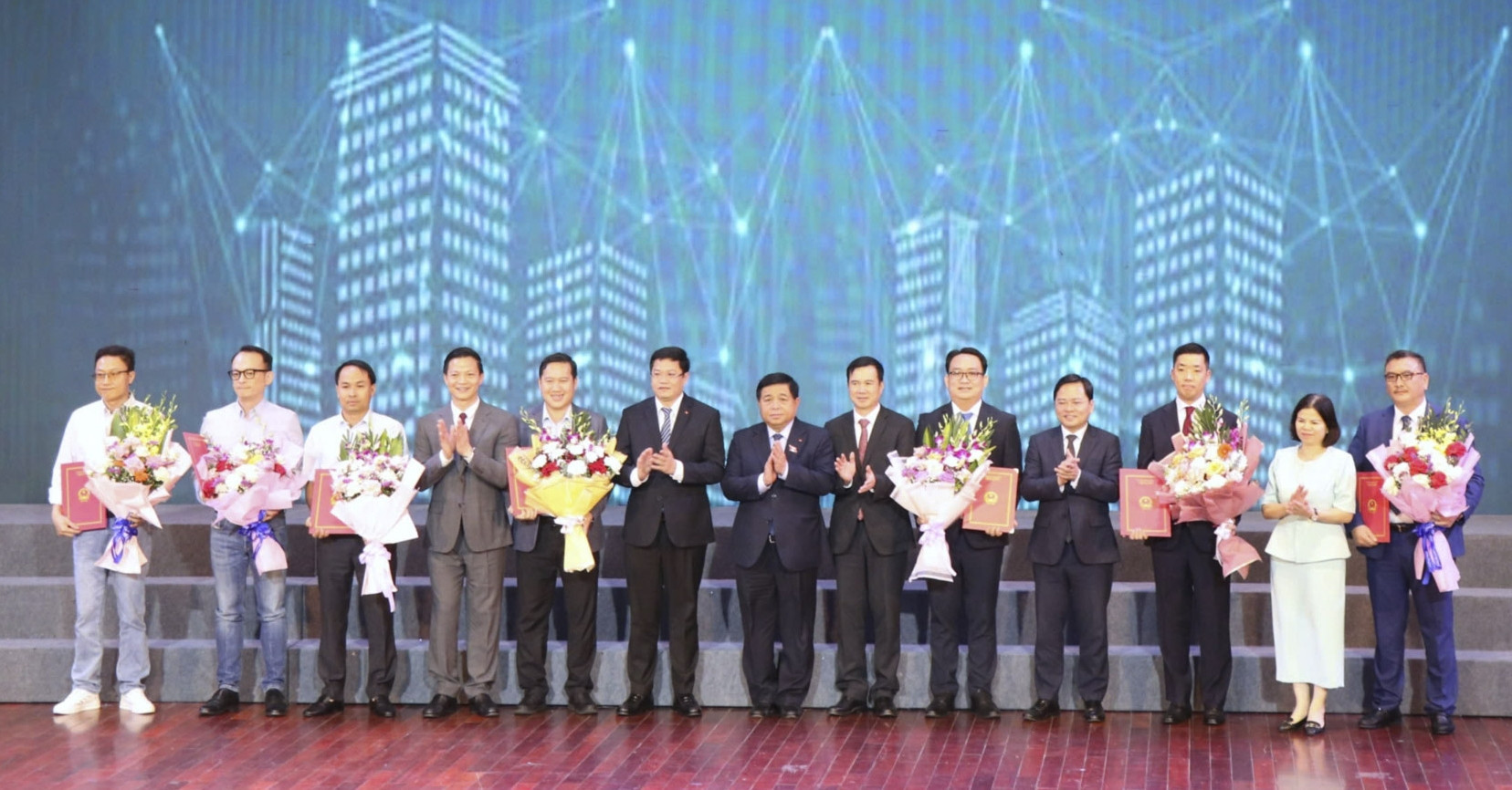 Bac Ninh licenses 7 major projects worth over 856 million USD