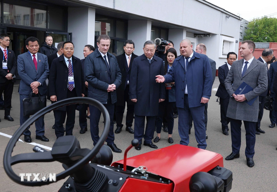 tong bi thu to lam tham nha may san xuat may keo cua belarus 8028152 4.jpg