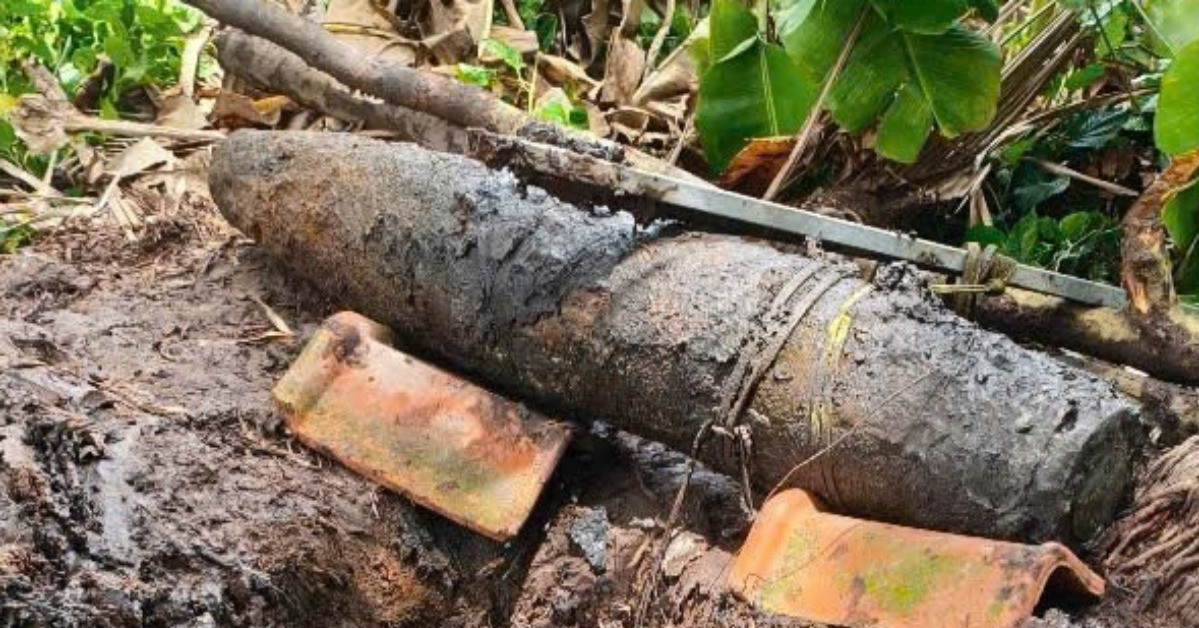 200kg MK82 bomb unearthed during Long An ditch excavation