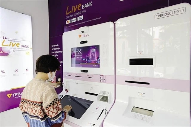 Banks cut staff, transaction branches amid digital promotion