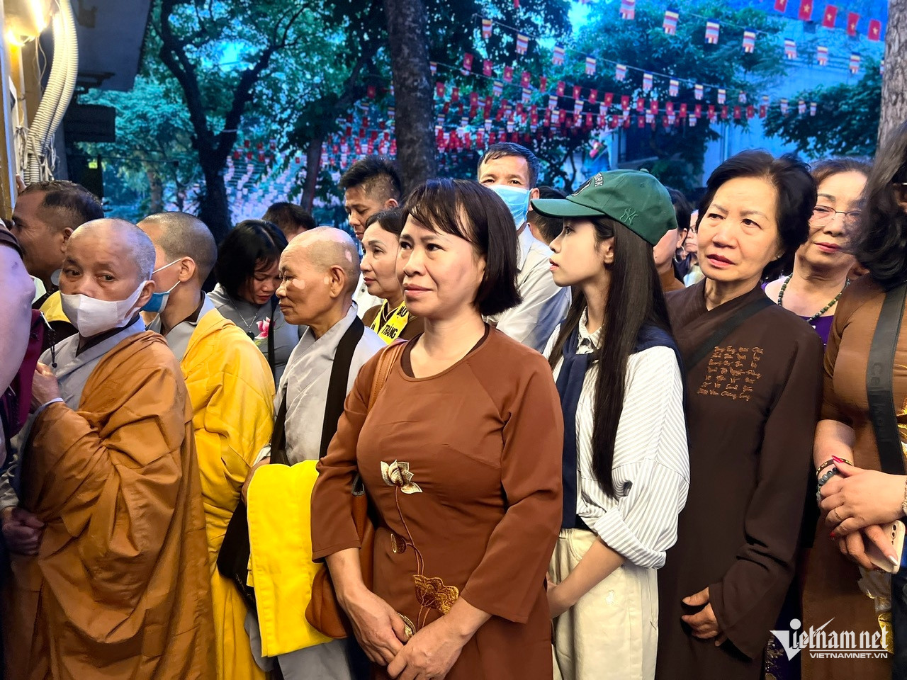 W-Nguoi dan 2.jpg