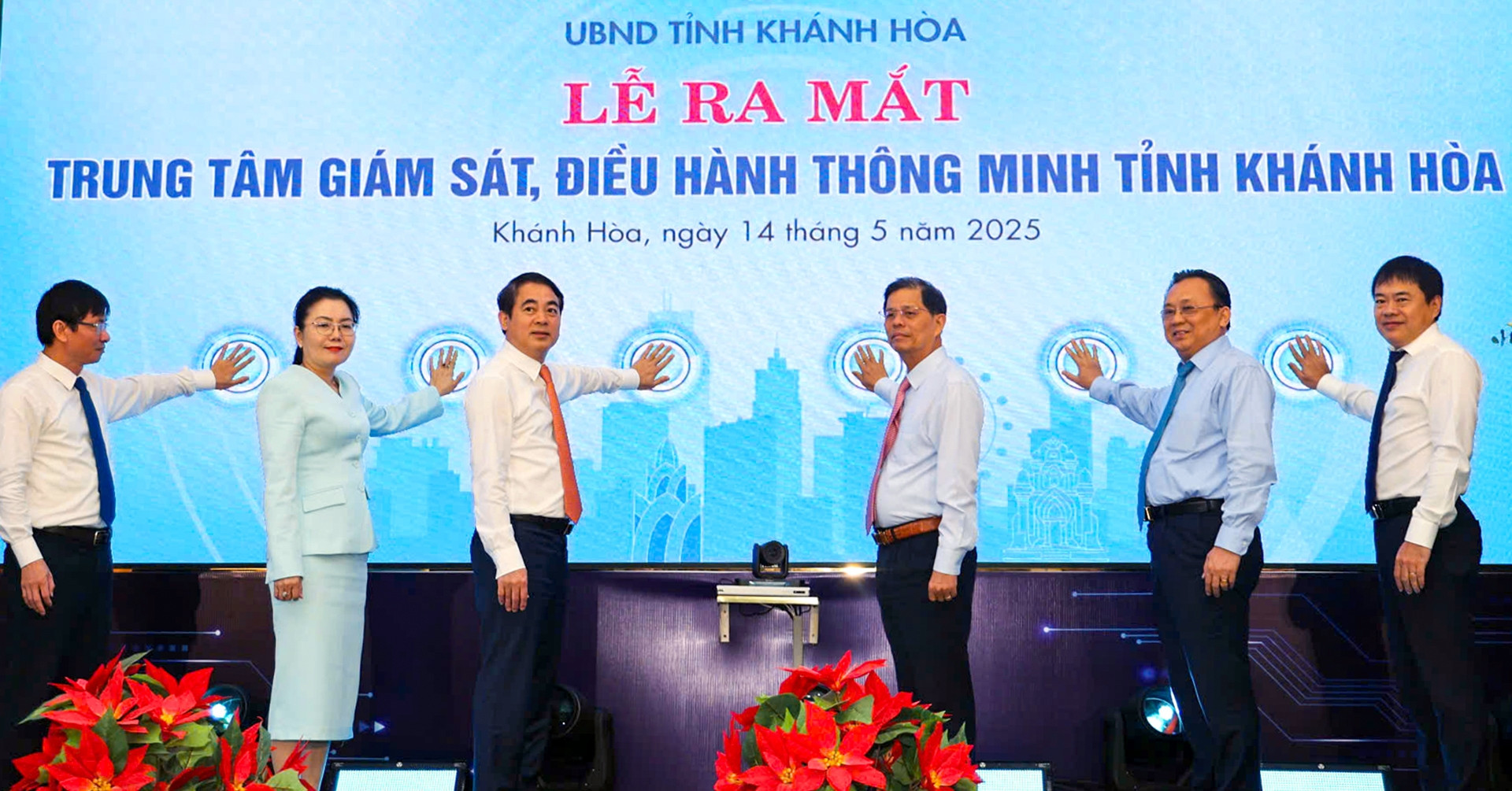 Smart command center opens in Khanh Hoa to modernize public services