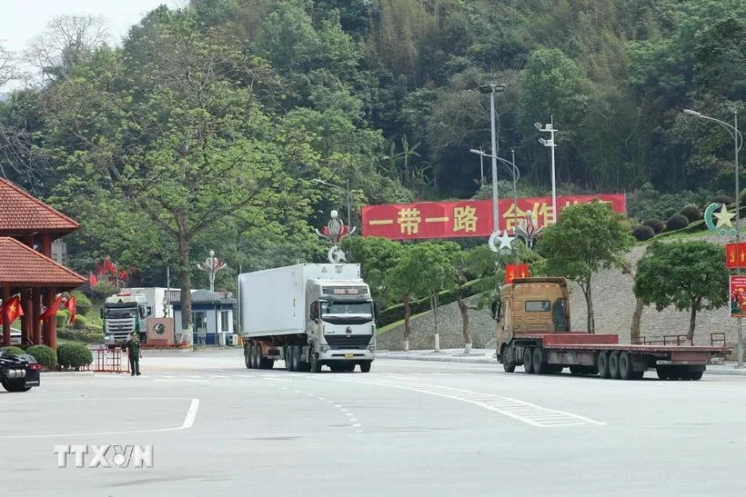 New Vietnam-China int'l road transport route opens
