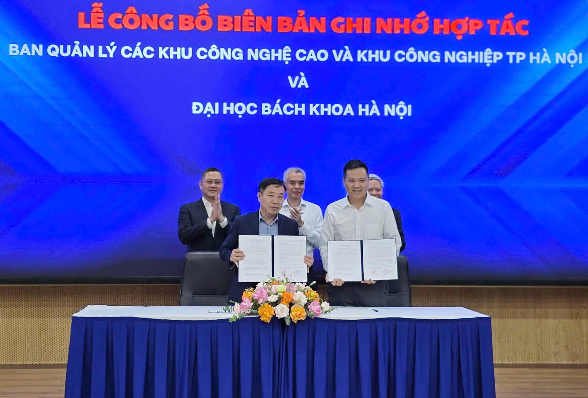 KHu cong nghe cao Hoa Lac.jpg