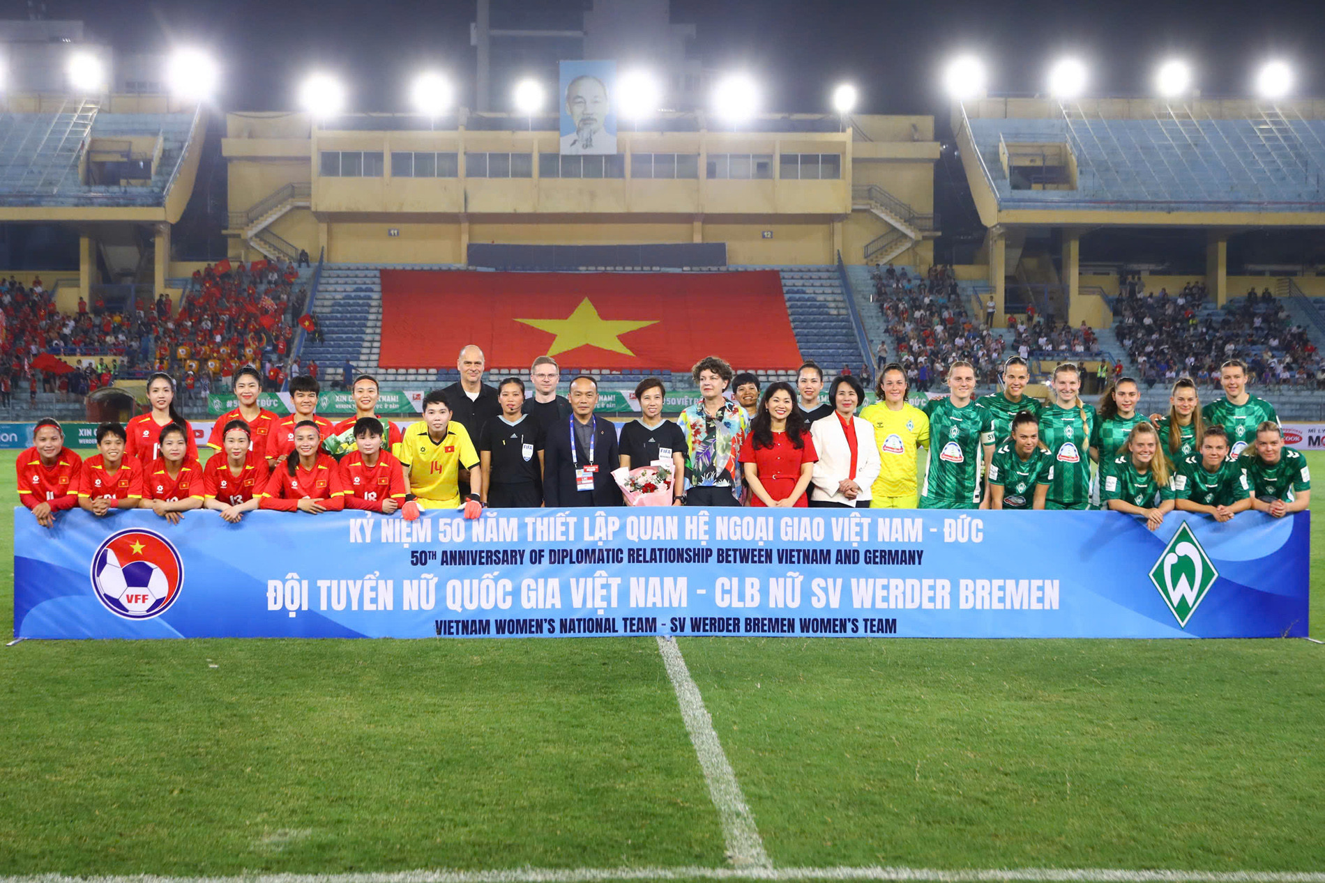 tuyen nu viet nam Werder Bremen 10.jpg
