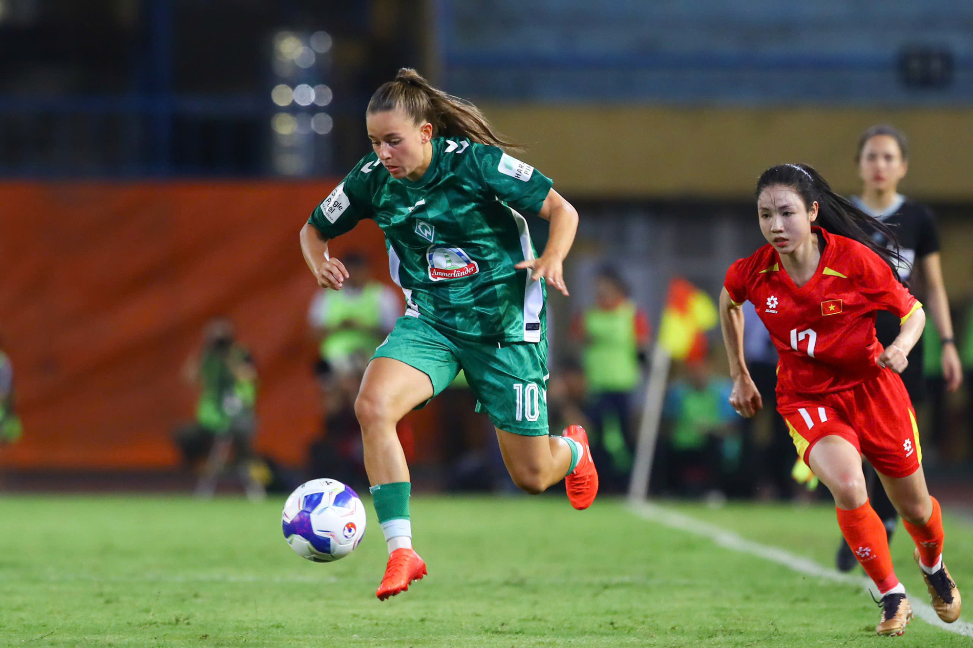 tuyen nu viet nam Werder Bremen 7.jpg