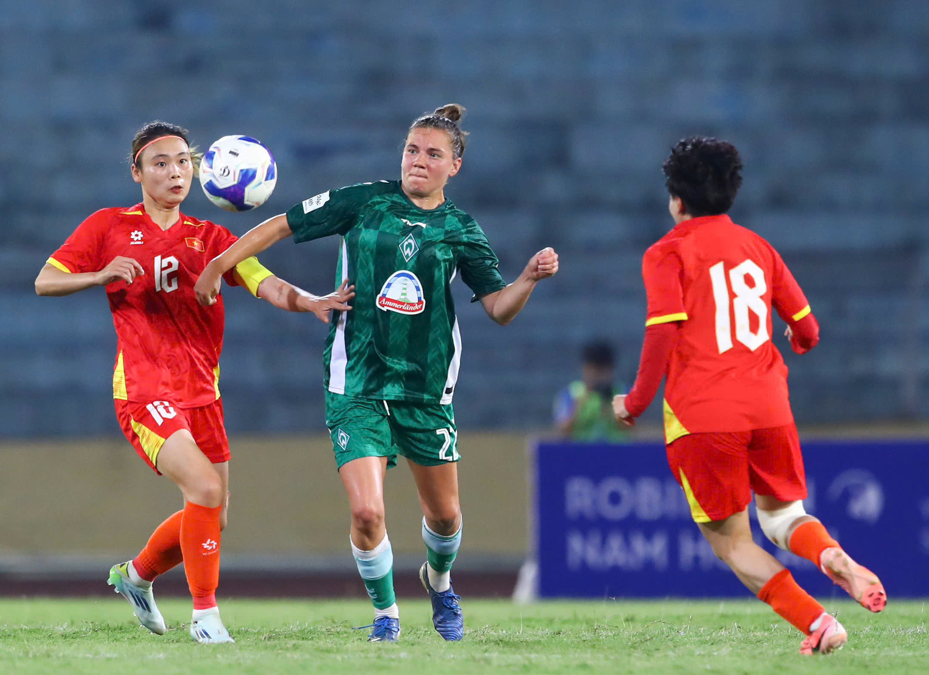 tuyen nu viet nam Werder Bremen 2.jpg