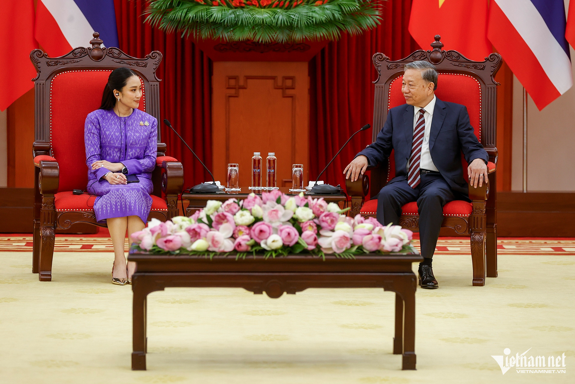 thai pm1.jpg