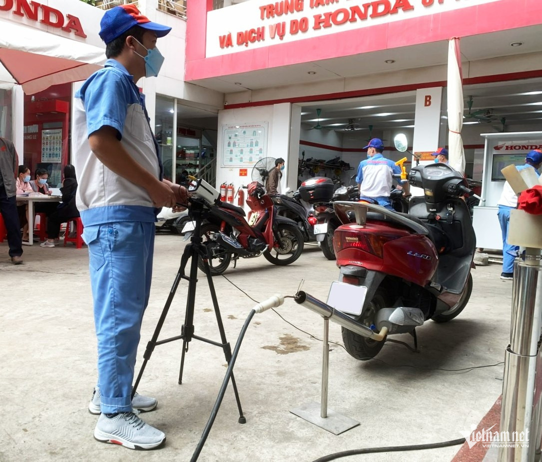 W-kiem tra khi thai xe may.jpg