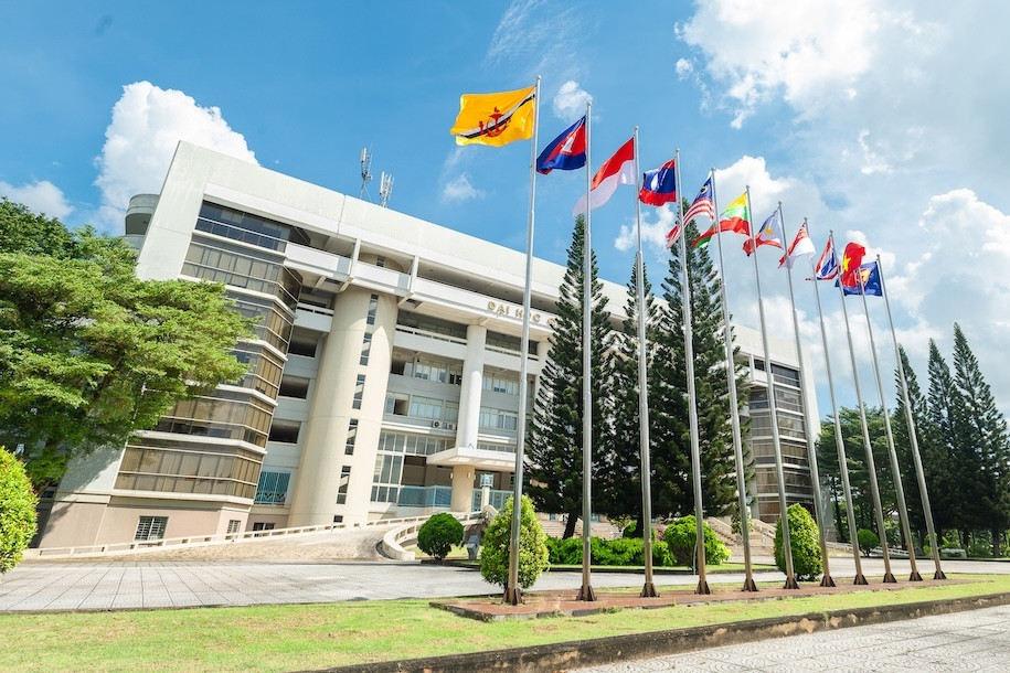 37 overseas-trained PhDs apply to teach at universities in Vietnam