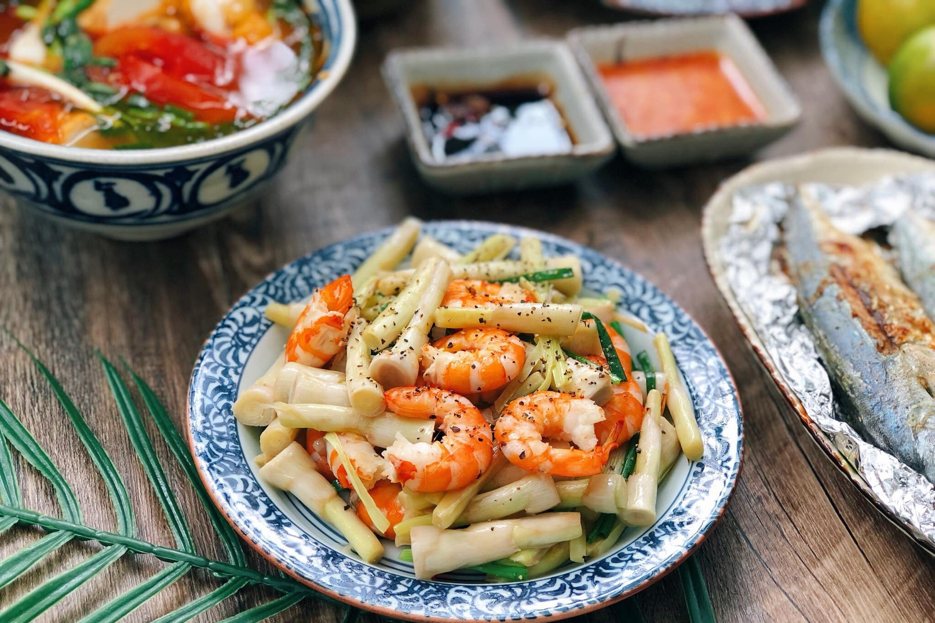 From weed to delicacy: Mekong’s crunchy bon bon popular with tourists