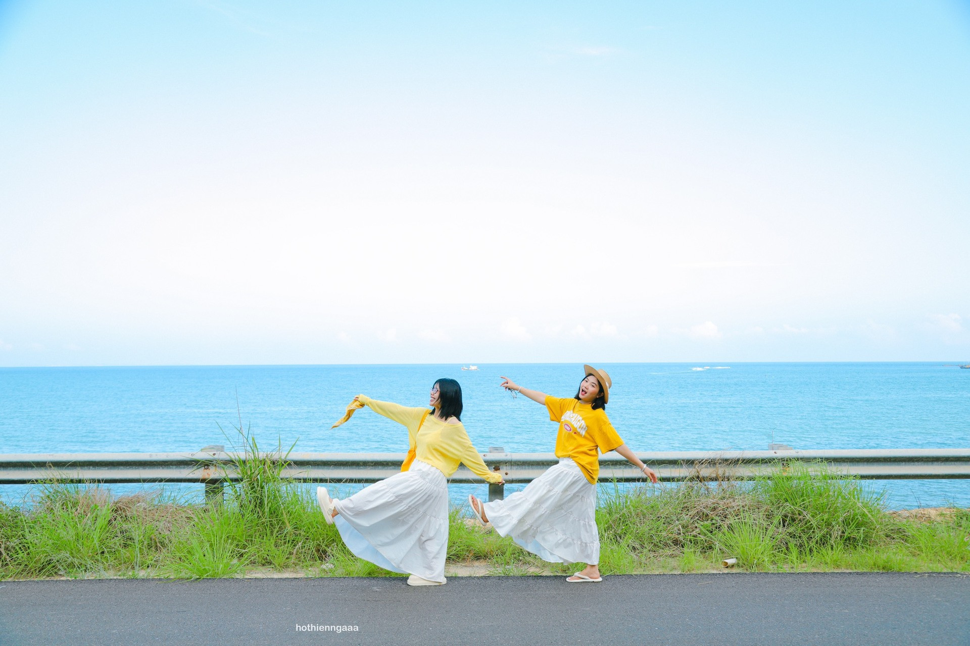 quan lan island vn.jpg