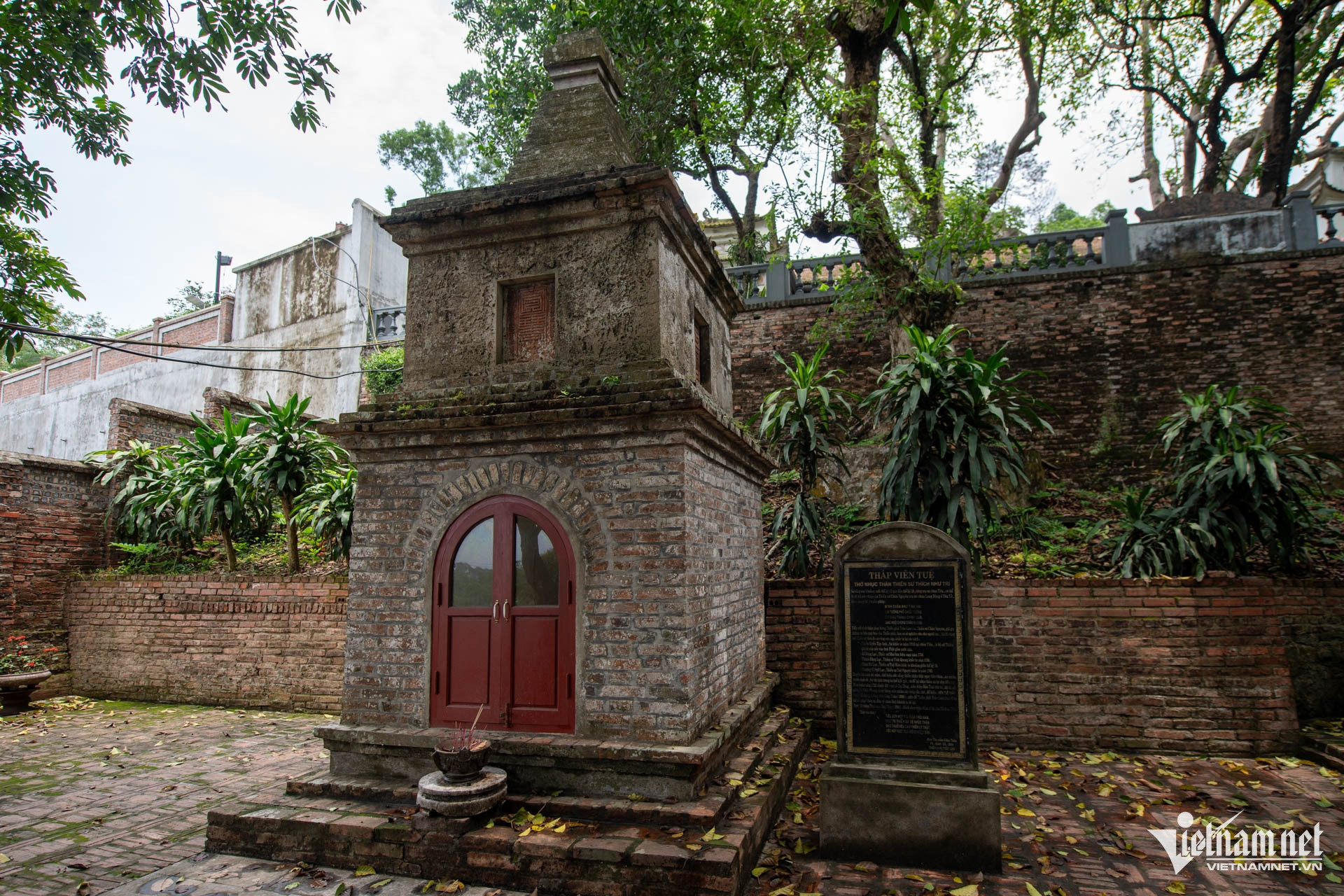 vietnam pagoda13.jpg
