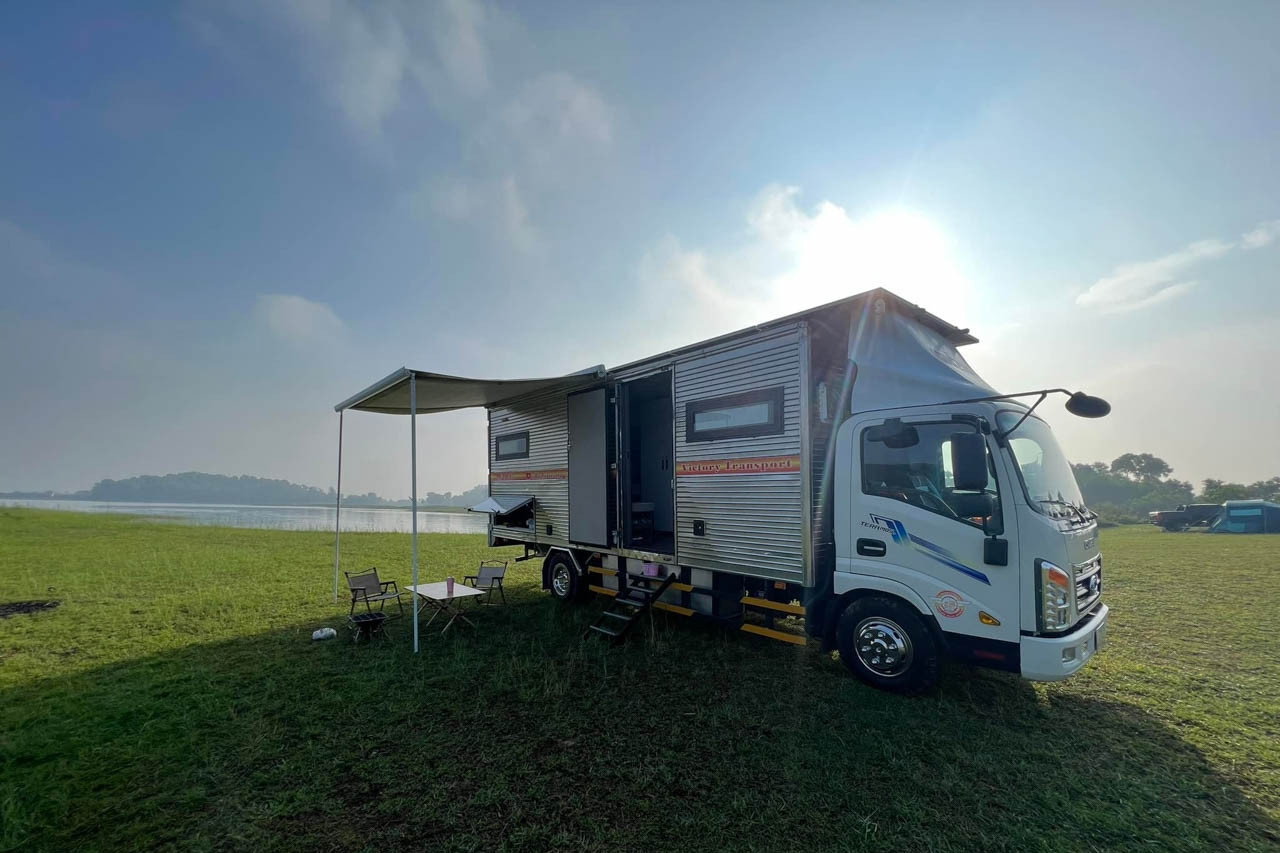 Hanoi man turns truck into apartment, takes family on trips