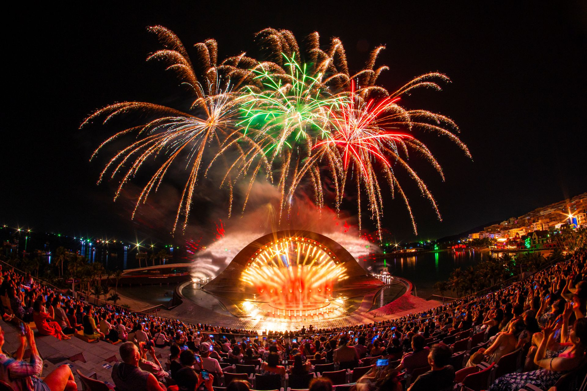 Phu Quoc Island Kiss of the Sea show.jpg