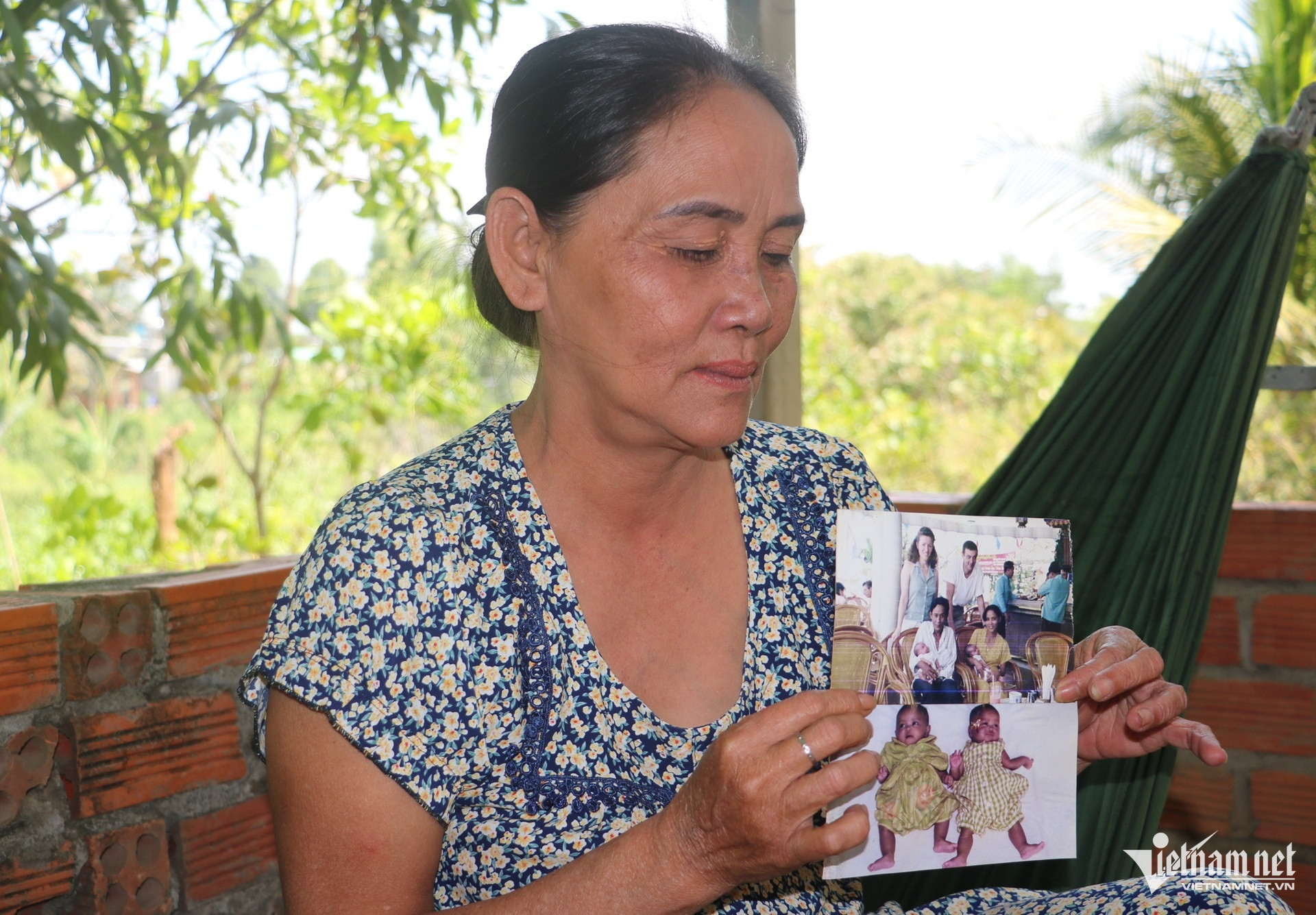 Vietnamese mother reunites with French daughter after 27 years
