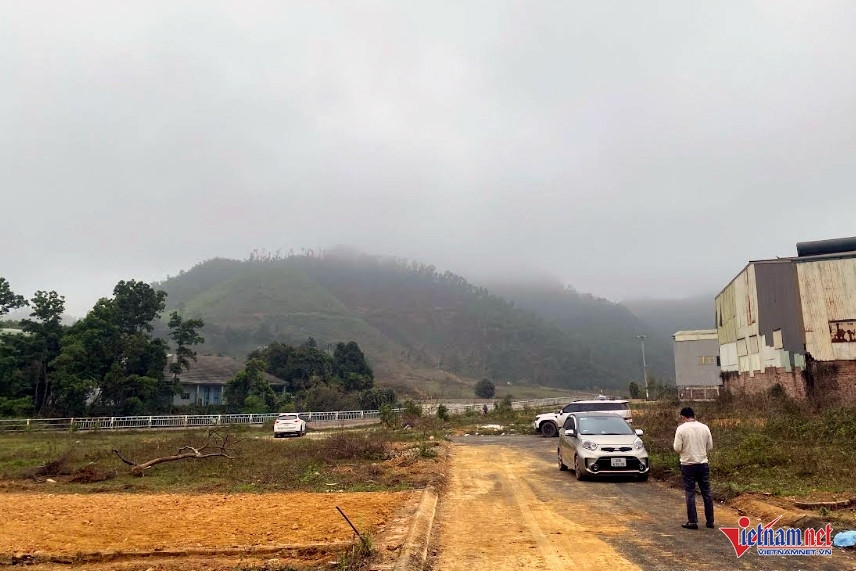 Land prices near Hoa Lac Metro terminal inflated, investors disappointed