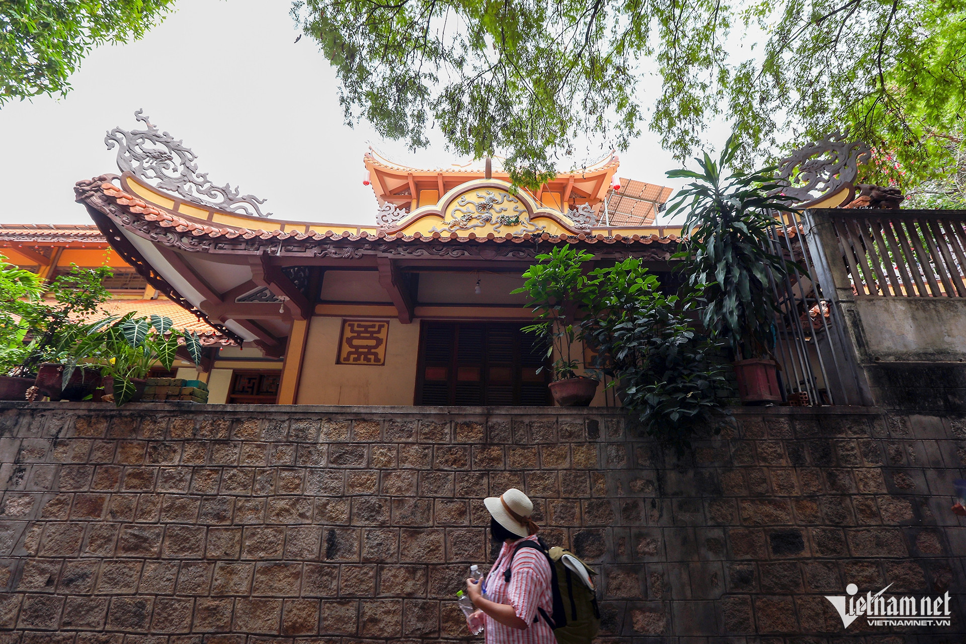 vietnam pagoda1.jpg