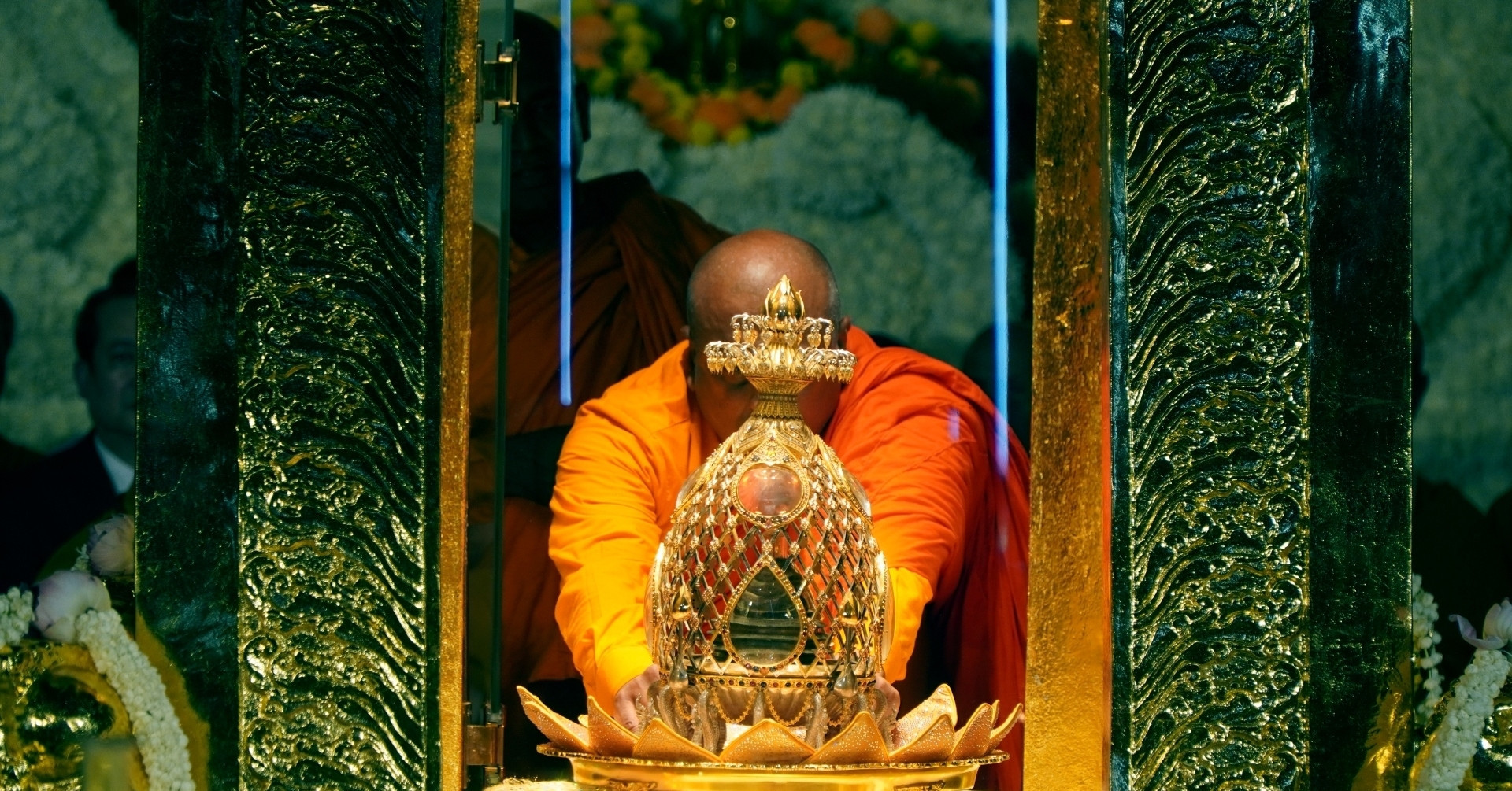 Bai Dinh Pagoda welcomes Buddha relic in grand ceremony