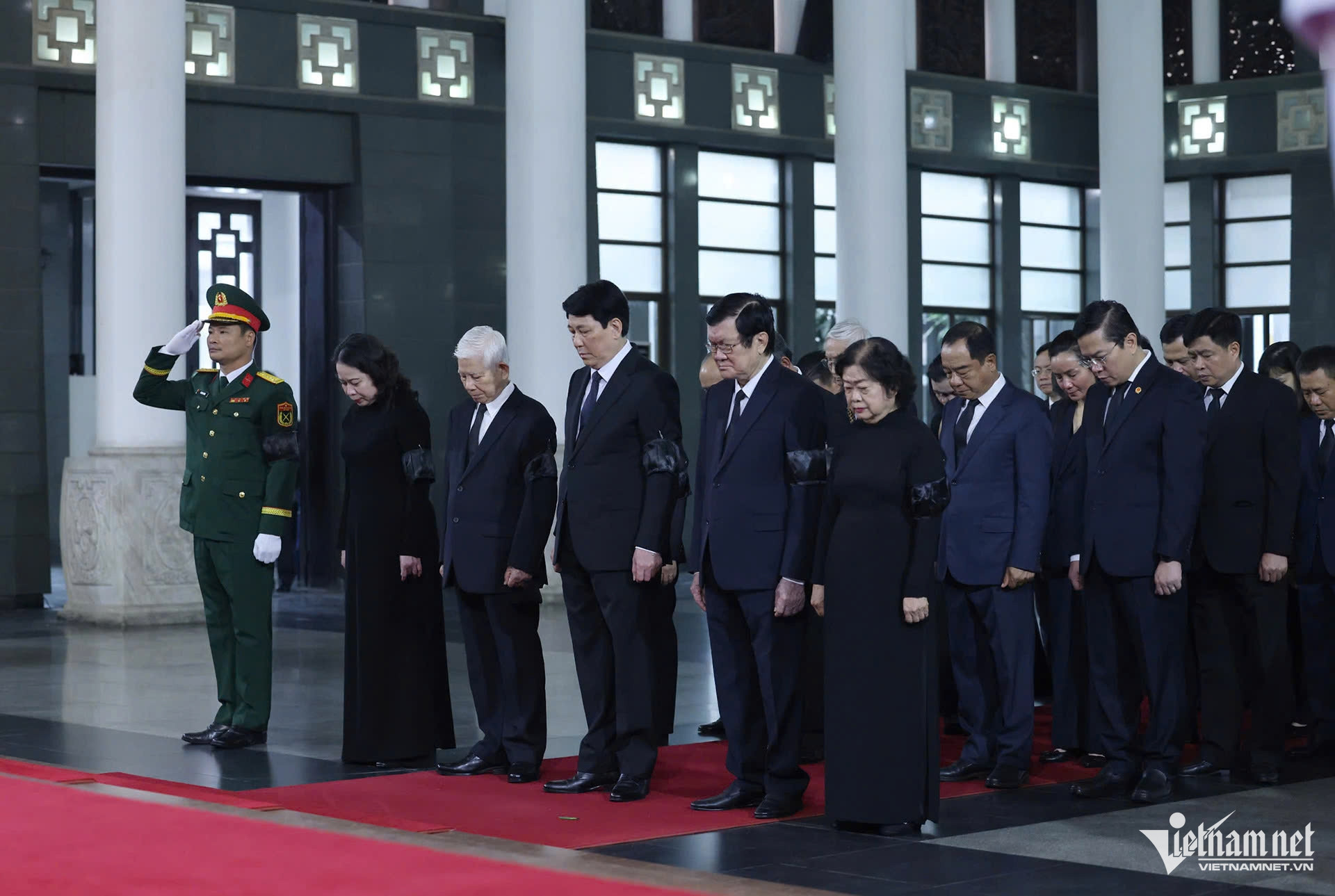 W-đoàn chủ tịch nước 2.jpg