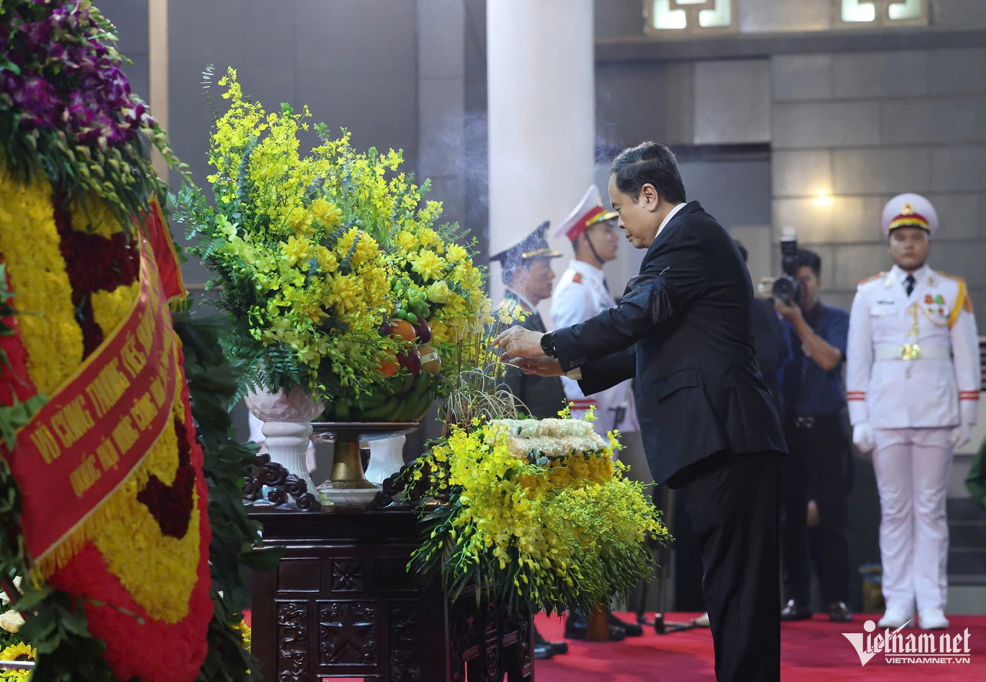 W-quốc hội 2.jpg