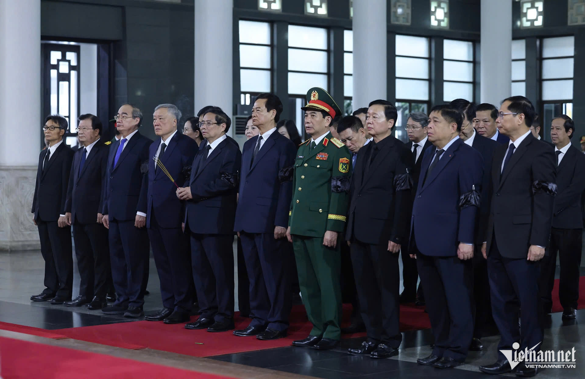 W-chính phủ 2.jpg