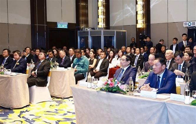 PM attends Vietnam–Malaysia Business Meeting in Kuala Lumpur