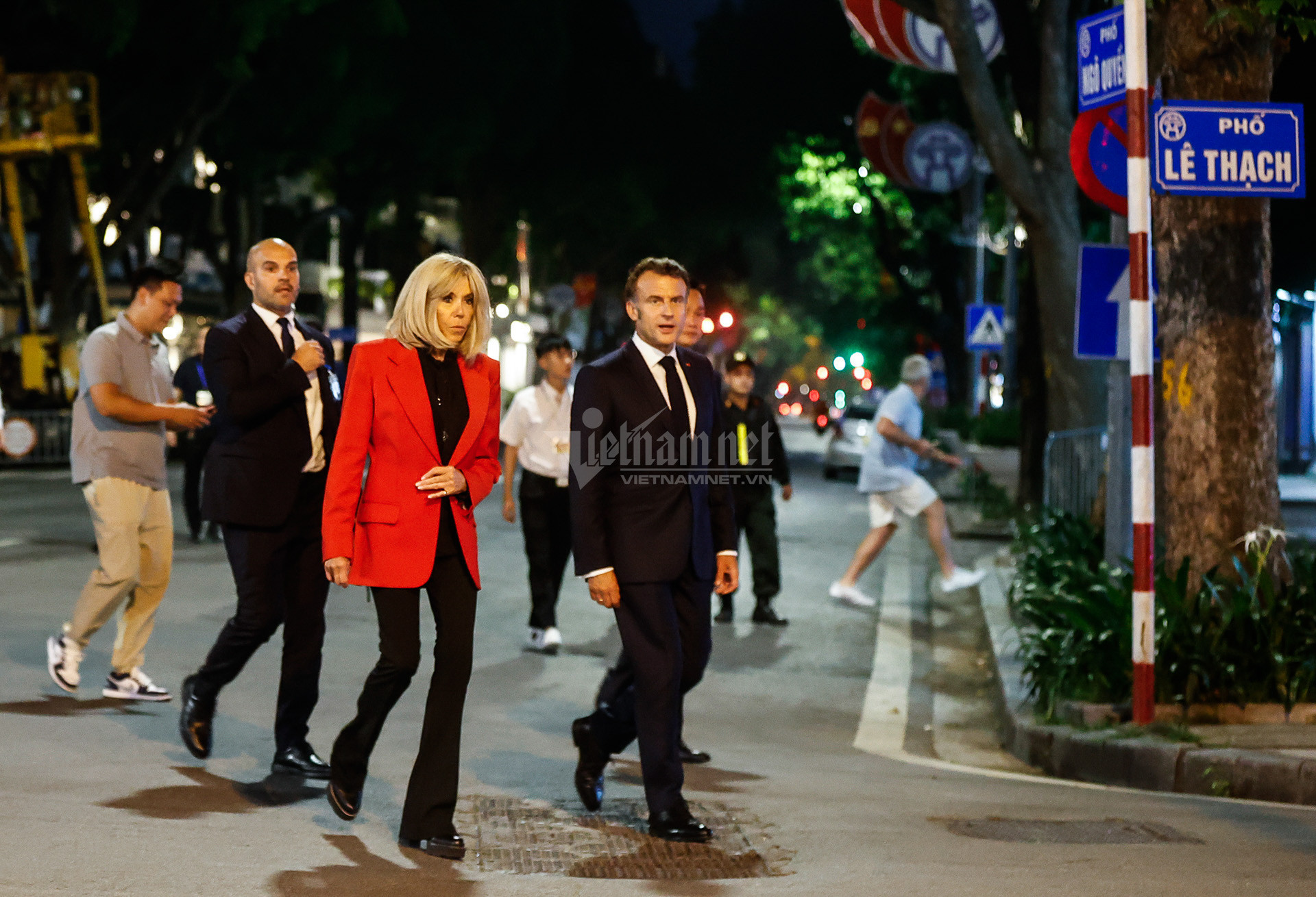 french president in vietnam3.jpg