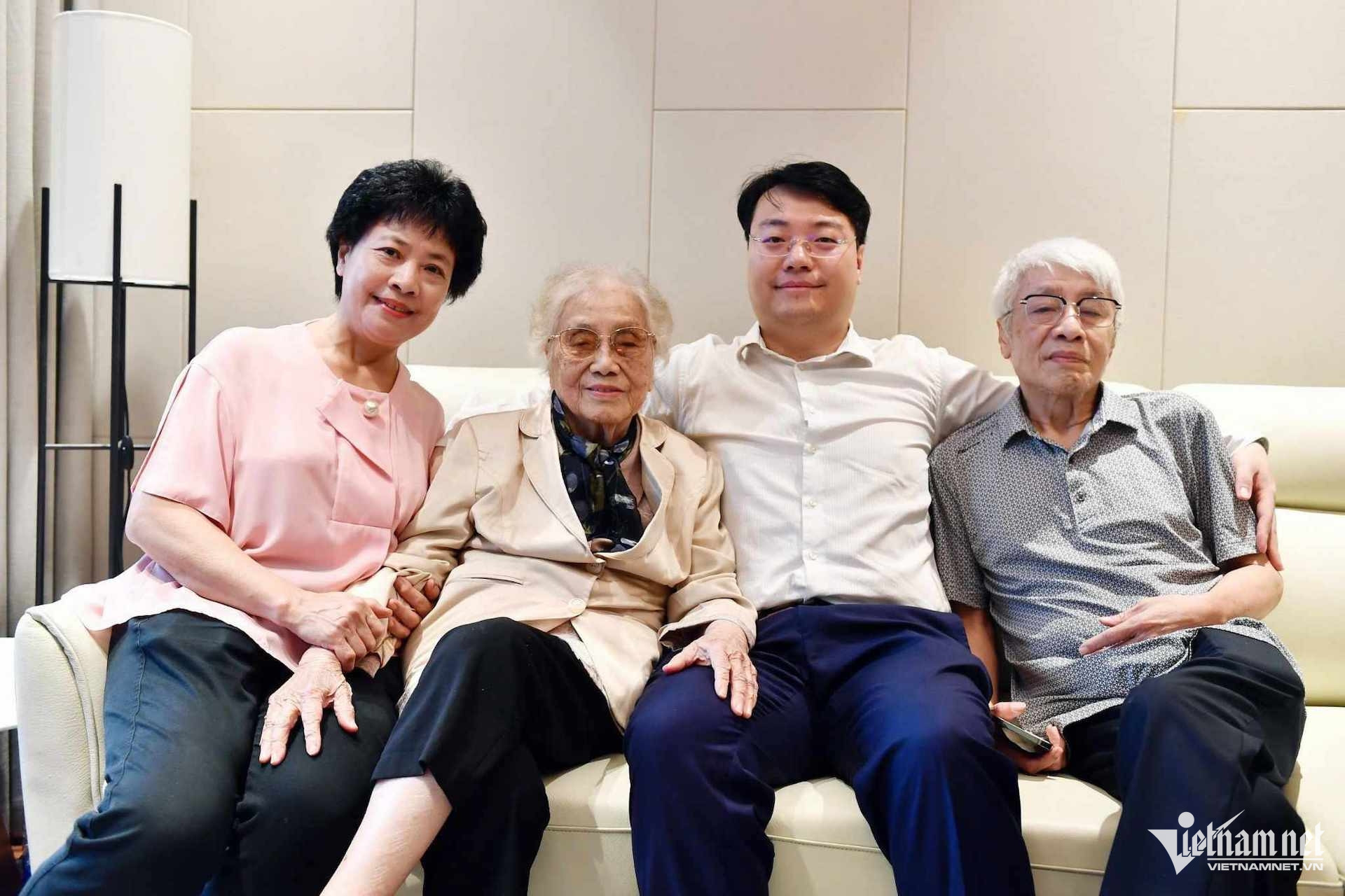 madam nguyen thi binh3.jpg4.jpeg