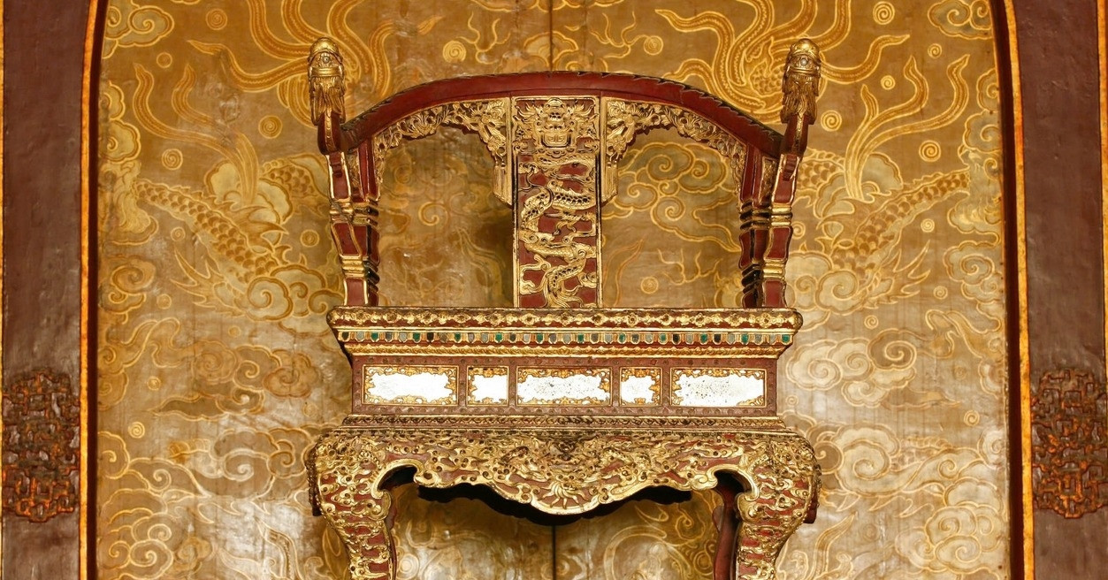 Nguyen dynasty throne vandalized, sparking national heritage alarm