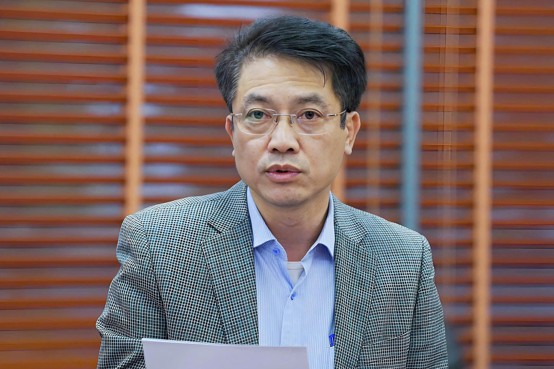 What MHA say about replacing underperformers with PhDs for civil service roles?