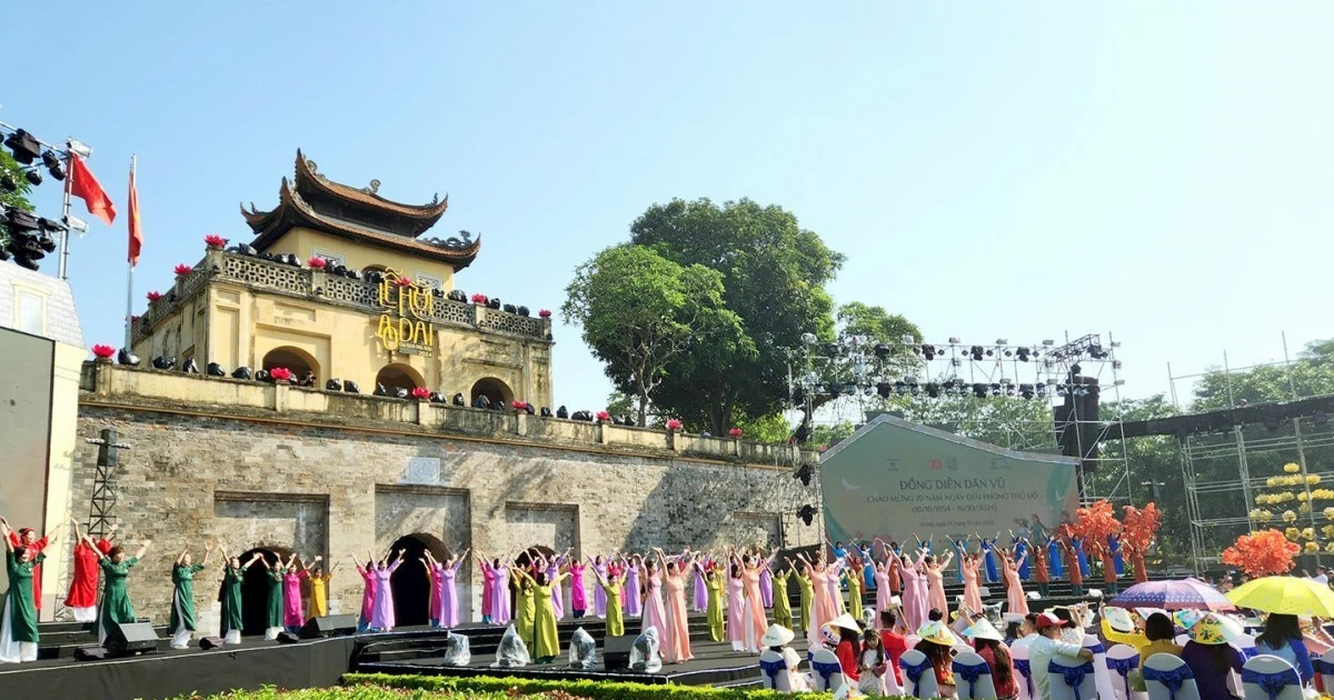 Hanoi hosts nearly 13 million tourists in first five months