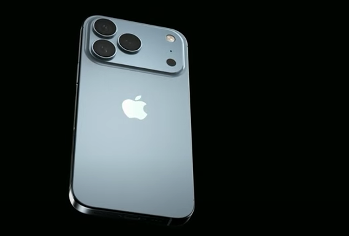 iPhone 17 Pro Sky Blue 2.png