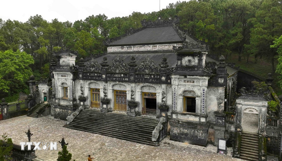 Trom mo vua chua 4.jpg