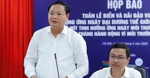 Vietnam launches green actions with “Trash for cash” at its heart