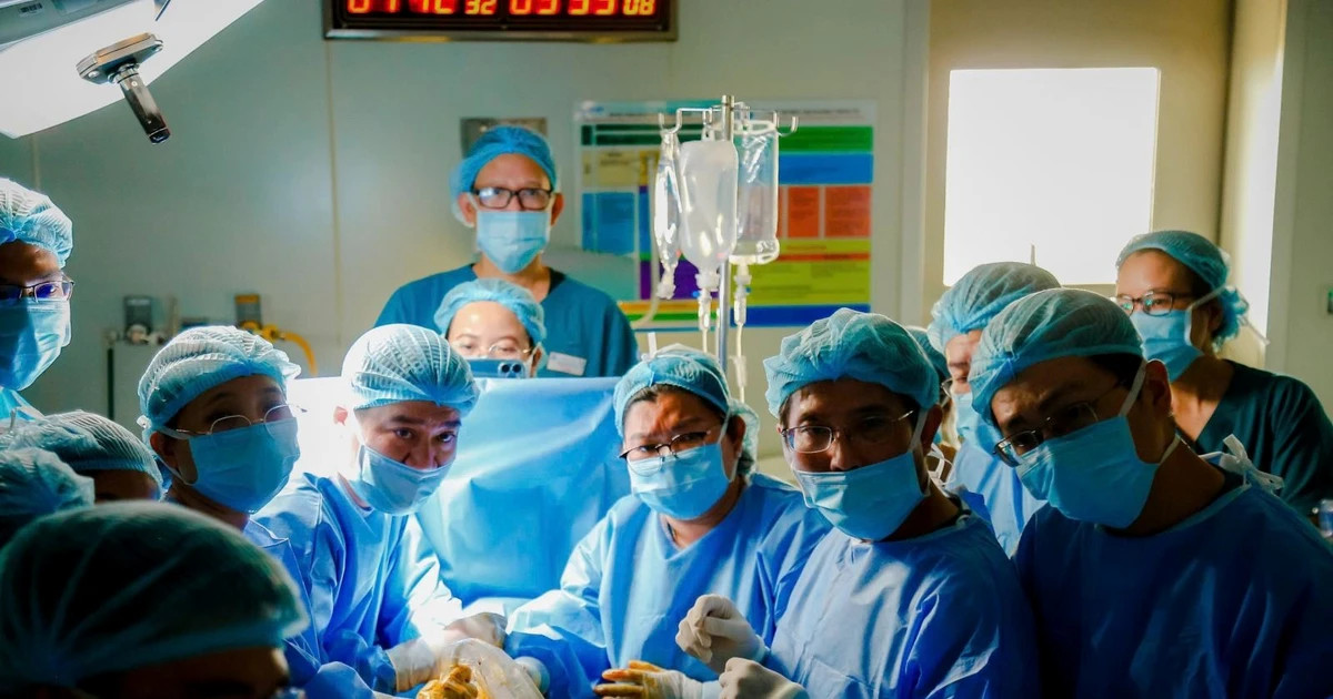 VN doctors perform successful in-utero intervention for Singaporean mother