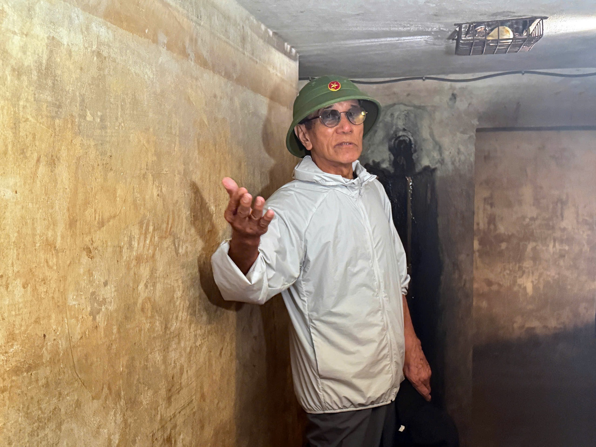hanoi bomb shelter10.jpg
