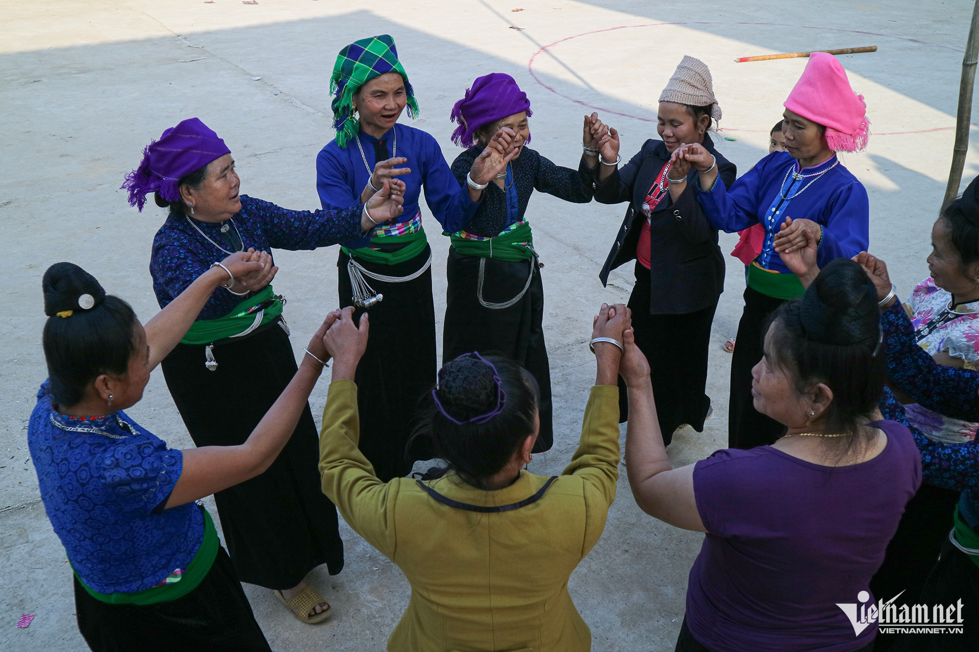 W-Tro Choi DT Thai 11.jpg