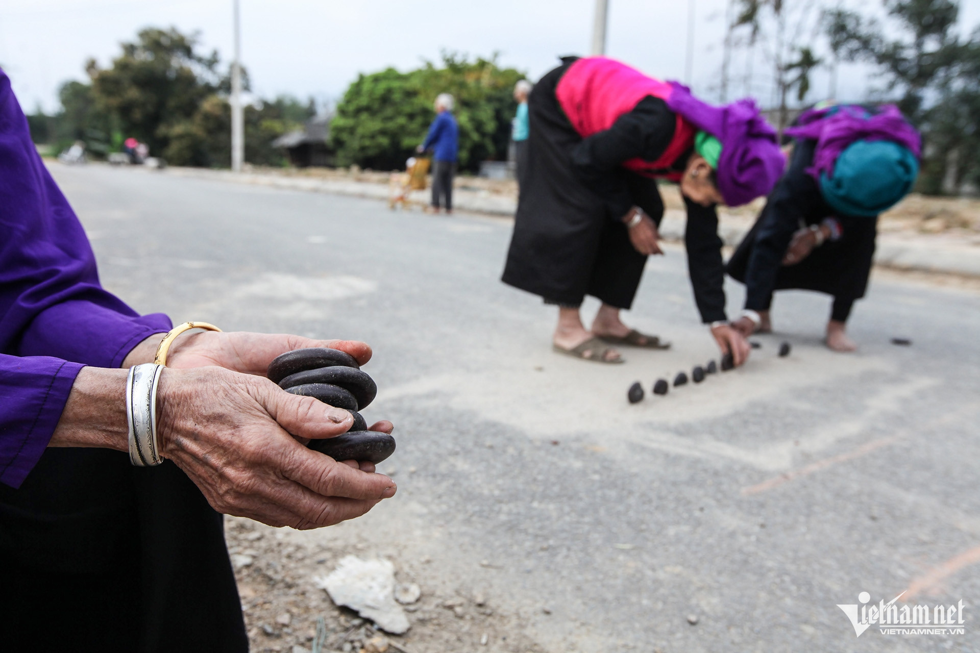 W-Tro Choi DT Thai 8.jpg