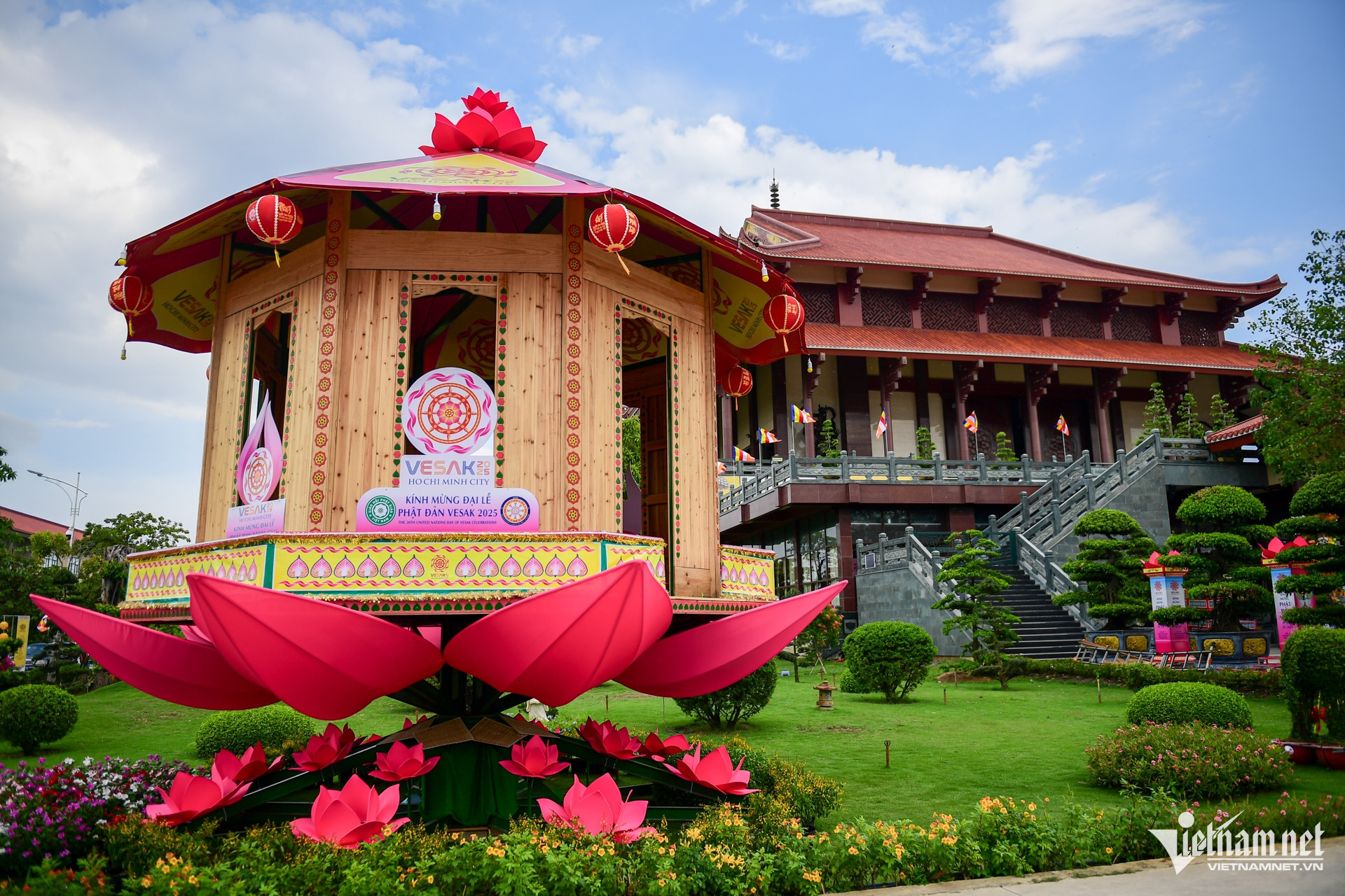 vesak vietnam5.jpg