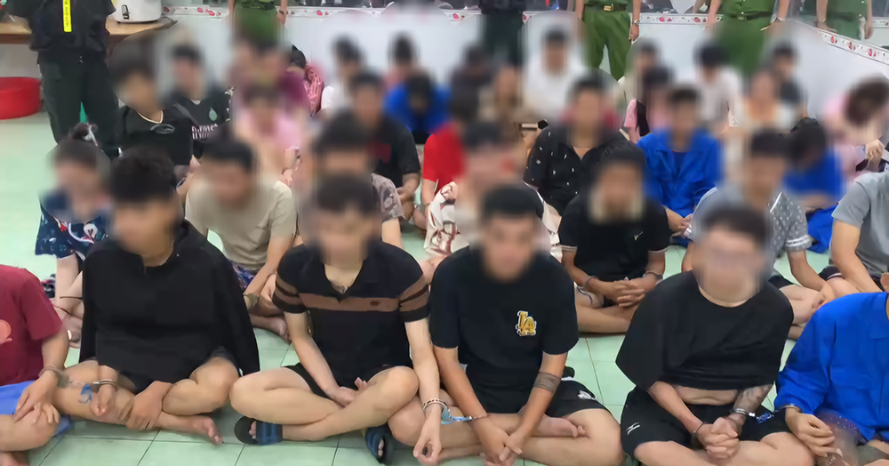 Vietnam indicts 1,529 in massive drug bust linked to air hostess scandal