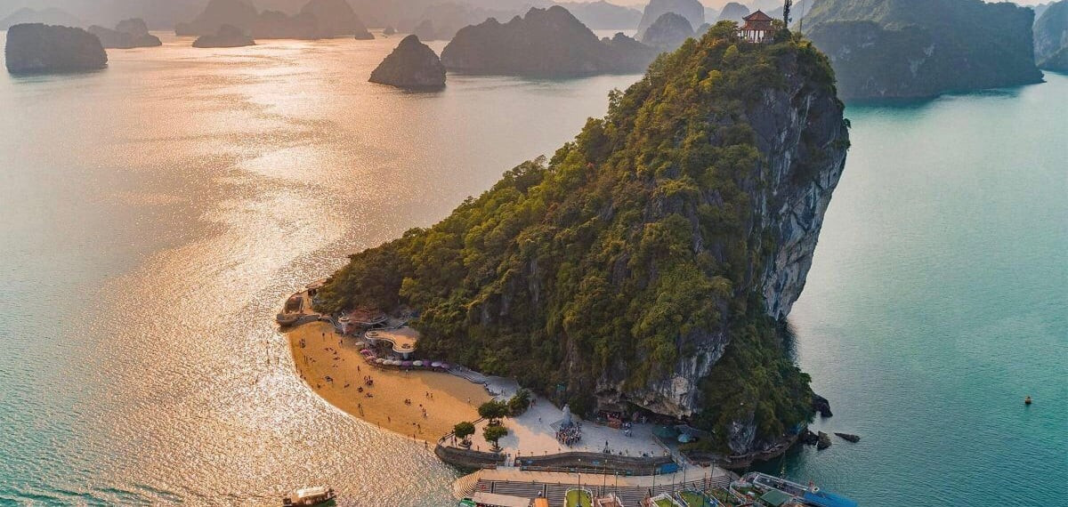 vietnam tourism.jpeg